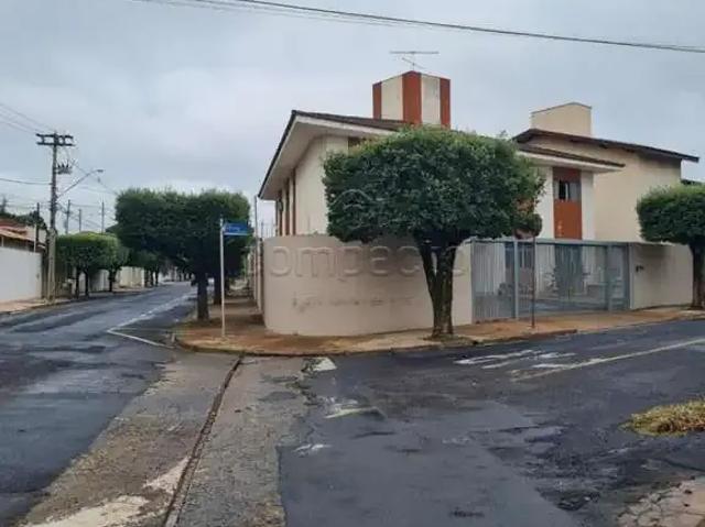 Casa / Sobrado para Locação em São José do Rio Preto/SP Parque Residencial Comendador Mançor Daud 4 Quartos