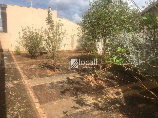 Casa / Sobrado para Locação em São José do Rio Preto/SP Universitário 5 Quartos