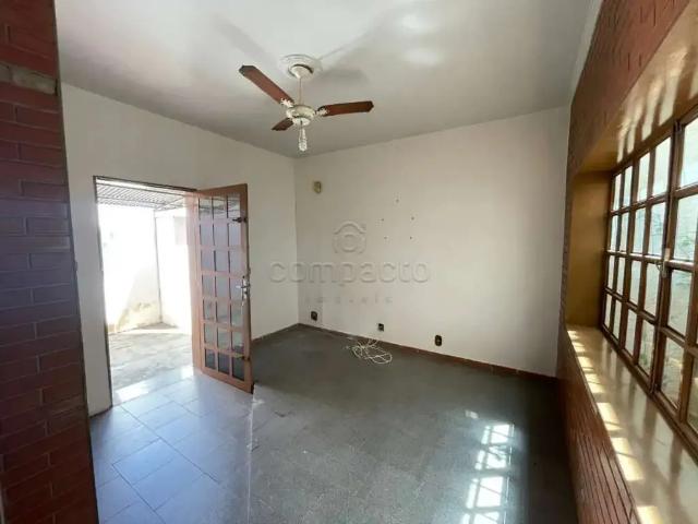 Casa / Sobrado para Locação em São José do Rio Preto/SP Vila Bom Jesus 3 Quartos