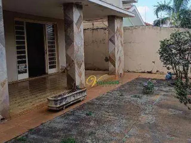 Casa / Sobrado para Locação em São José do Rio Preto/SP Vila Ercília 3 Quartos