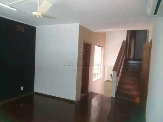 Casa / Sobrado para Locação em São José do Rio Preto/SP Vila Fioresi 3 Quartos