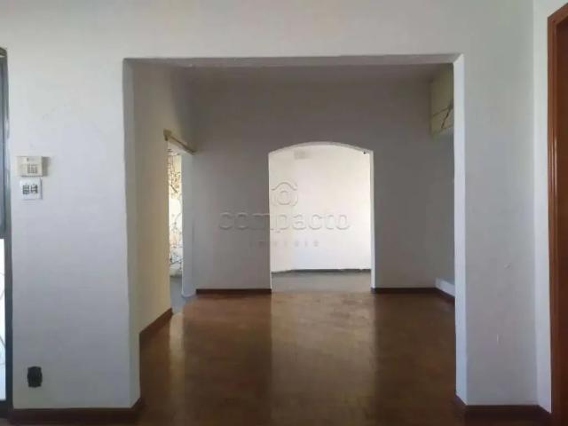 Casa / Sobrado para Locação em São José do Rio Preto/SP Vila Maceno 3 Quartos