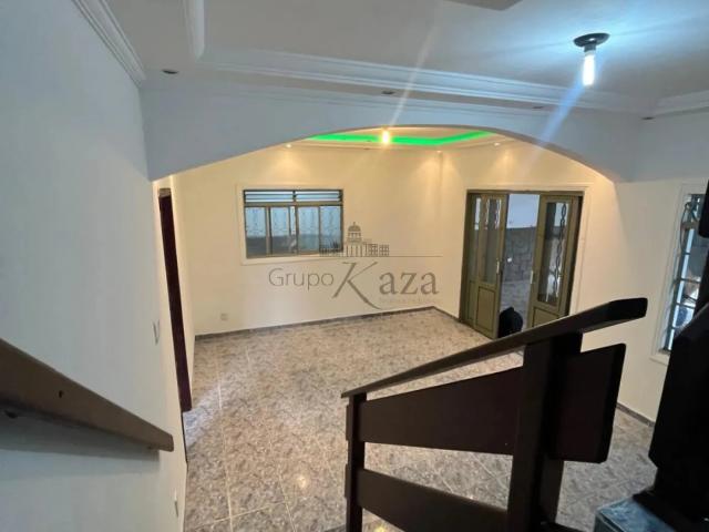 Casa / Sobrado para Locação em São José dos Campos/SP Bosque dos Eucaliptos 3 Quartos