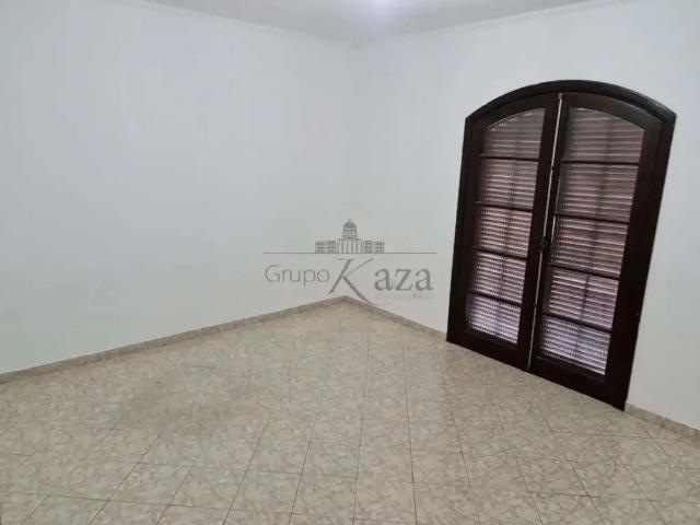 Casa / Sobrado para Locação em São José dos Campos/SP Bosque dos Eucaliptos 3 Quartos