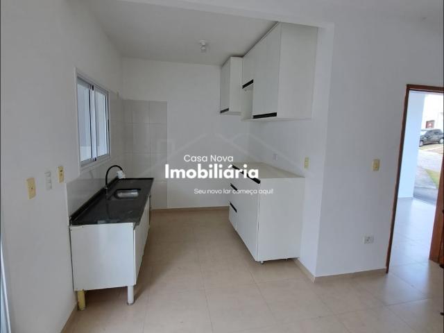 Casa / Sobrado para Locação em São José dos Campos/SP Chácaras São José 2 Quartos