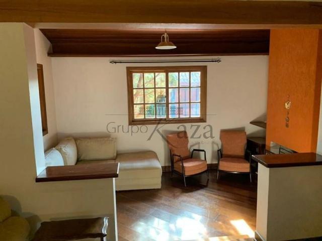 Casa / Sobrado para Locação em São José dos Campos/SP Chácaras São José 4 Quartos