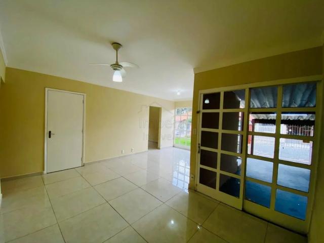 Casa / Sobrado para Locação em São José dos Campos/SP Cidade Vista Verde 3 Quartos