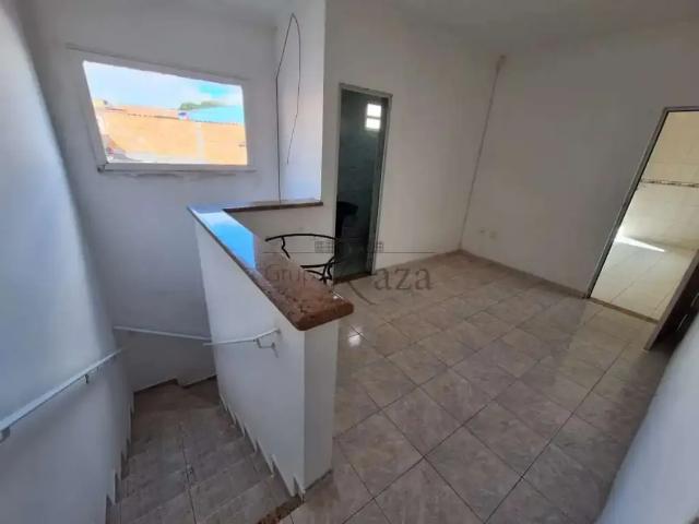 Casa / Sobrado para Locação em São José dos Campos/SP Cidade Morumbi 2 Quartos