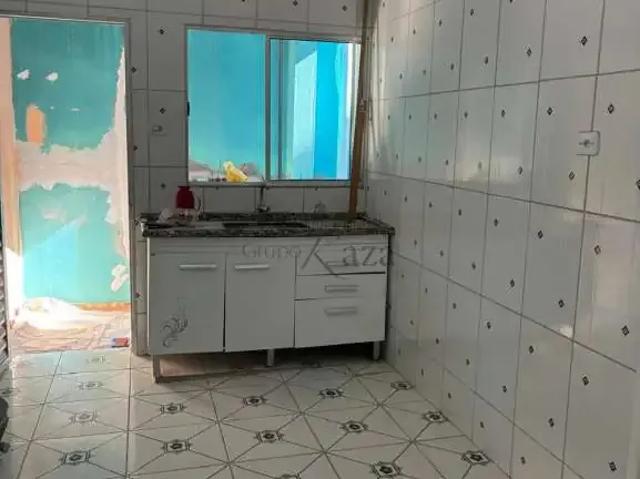 Casa / Sobrado para Locação em São José dos Campos/SP Cidade Morumbi 2 Quartos