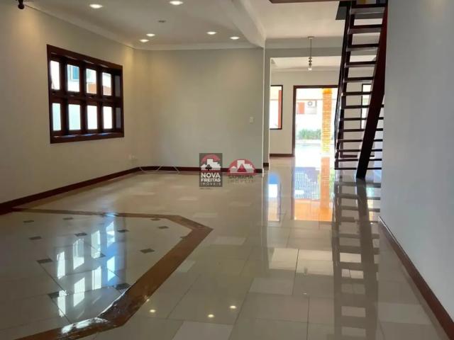 Casa / Sobrado para Locação em São José dos Campos/SP Condomínio Sunset Park 4 Quartos