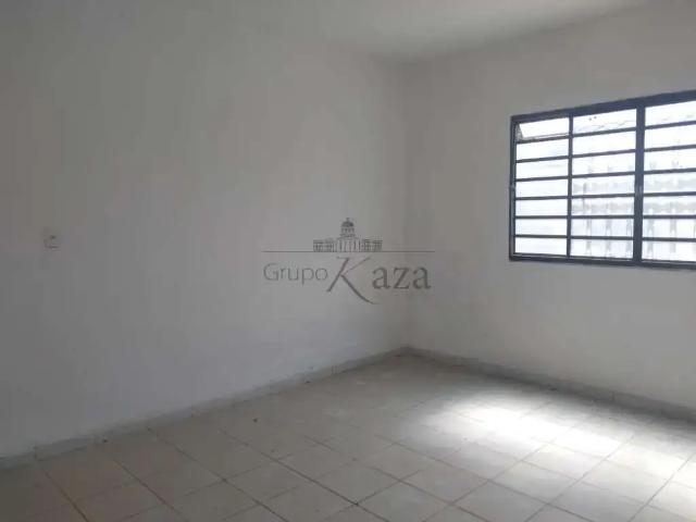 Casa / Sobrado para Locação em São José dos Campos/SP Jardim Torrão de Ouro 8 Quartos