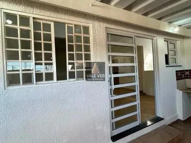 Casa / Sobrado para Locação em São José dos Campos/SP Jardim Uirá 2 Quartos
