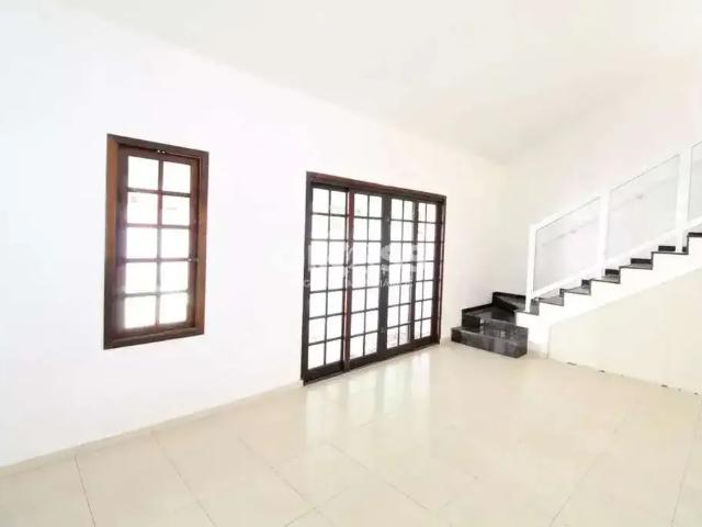 Casa / Sobrado para Locação em São José dos Campos/SP Jardim Alvorada 4 Quartos