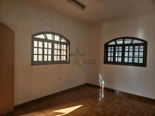 Casa / Sobrado para Locação em São José dos Campos/SP Jardim Alvorada 14 Quartos