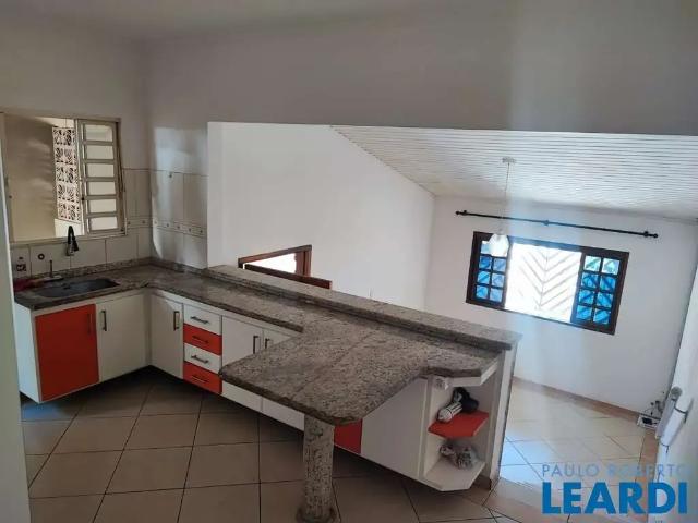 Casa / Sobrado para Locação em São José dos Campos/SP Jardim Alvorada 2 Quartos