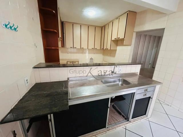 Casa / Sobrado para Locação em São José dos Campos/SP Jardim América 3 Quartos