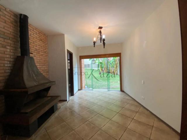 Casa / Sobrado para Locação em São José dos Campos/SP Jardim Apolo I 4 Quartos