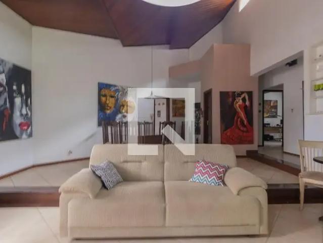 Casa / Sobrado para Locação em São José dos Campos/SP Jardim Apolo II 4 Quartos