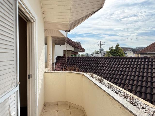 Casa / Sobrado para Locação em São José dos Campos/SP Jardim Aquárius 4 Quartos