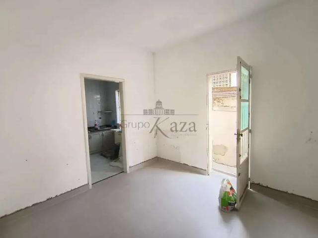 Casa / Sobrado para Locação em São José dos Campos/SP Jardim Bela Vista 2 Quartos