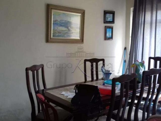 Casa / Sobrado para Locação em São José dos Campos/SP Jardim Bela Vista 3 Quartos