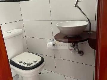 Casa / Sobrado para Locação em São José dos Campos/SP Jardim Bela Vista 4 Quartos