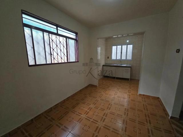 Casa / Sobrado para Locação em São José dos Campos/SP Jardim Colonial 3 Quartos
