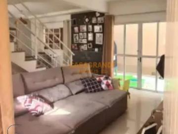 Casa / Sobrado para Locação em São José dos Campos/SP Jardim da Granja 3 Quartos