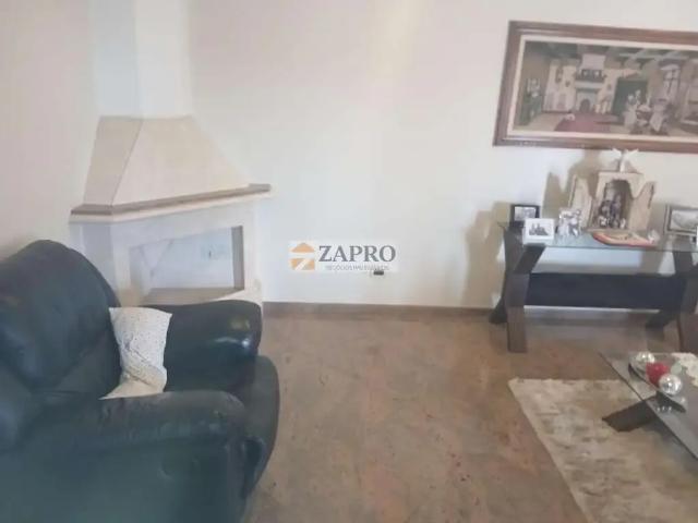 Casa / Sobrado para Locação em São José dos Campos/SP Jardim das Colinas 4 Quartos