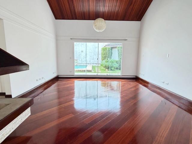 Casa / Sobrado para Locação em São José dos Campos/SP Jardim das Colinas 3 Quartos