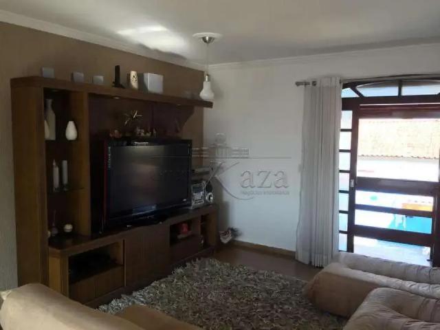 Casa / Sobrado para Locação em São José dos Campos/SP Jardim das Indústrias 4 Quartos