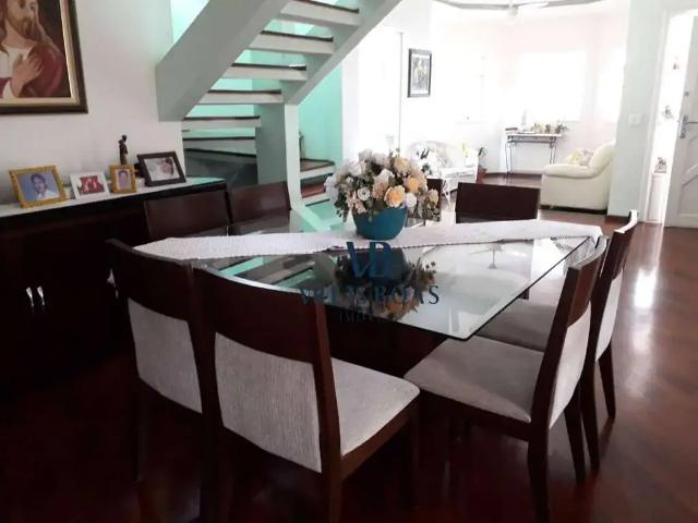 Casa / Sobrado para Locação em São José dos Campos/SP Jardim das Indústrias 4 Quartos