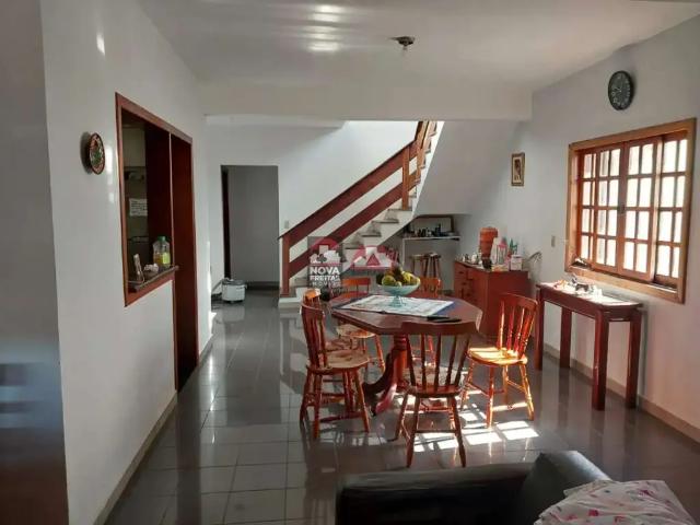 Casa / Sobrado para Locação em São José dos Campos/SP Jardim das Indústrias 4 Quartos