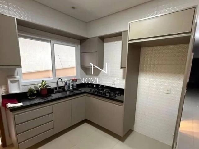 Casa / Sobrado para Locação em São José dos Campos/SP Jardim das Indústrias 4 Quartos