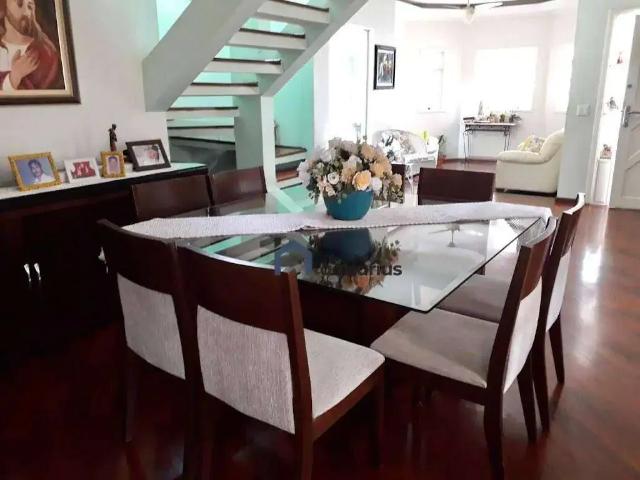 Casa / Sobrado para Locação em São José dos Campos/SP Jardim das Indústrias 4 Quartos