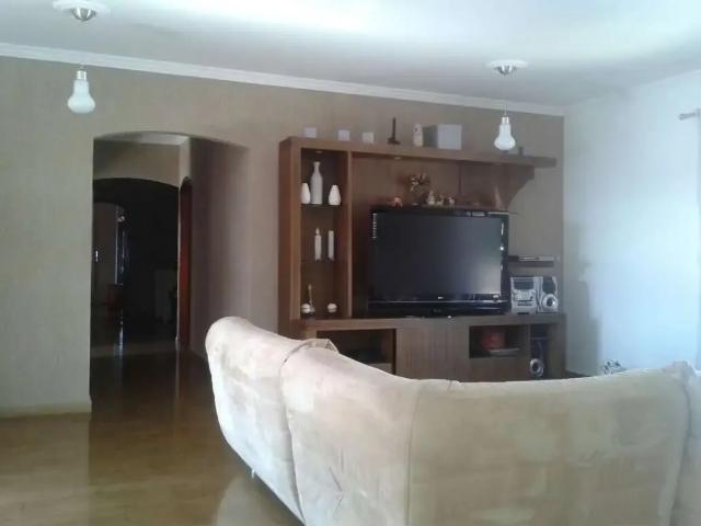 Casa / Sobrado para Locação em São José dos Campos/SP Jardim das Indústrias 4 Quartos