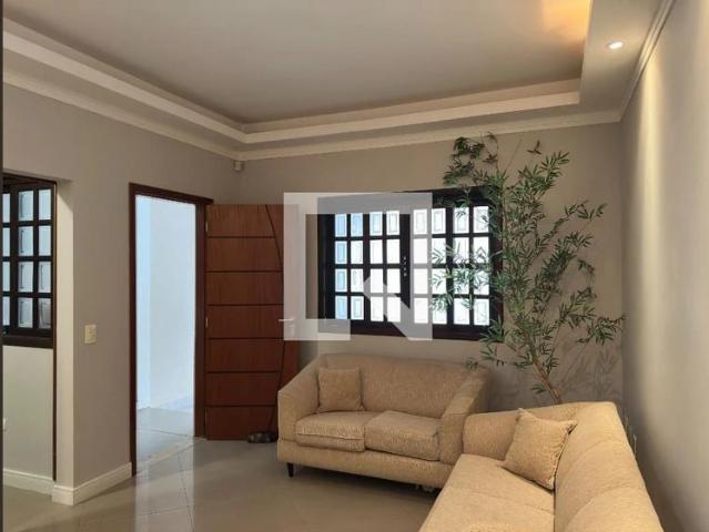 Casa / Sobrado para Locação em São José dos Campos/SP Jardim das Indústrias 2 Quartos