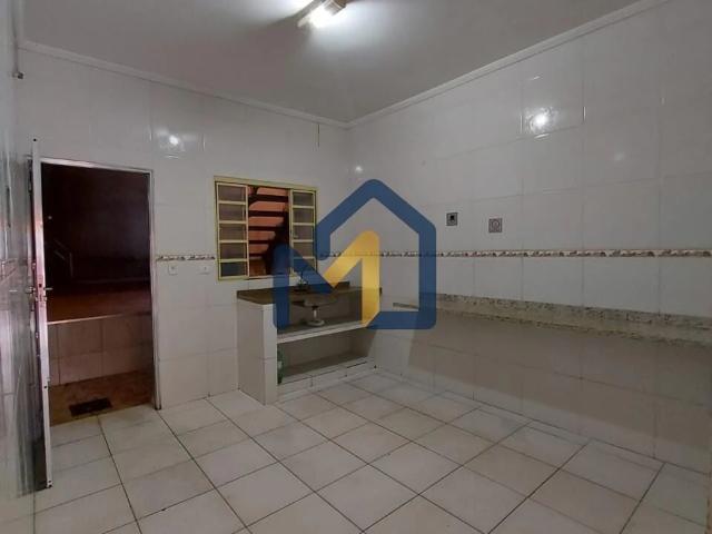 Casa / Sobrado para Locação em São José dos Campos/SP Jardim das Indústrias 3 Quartos