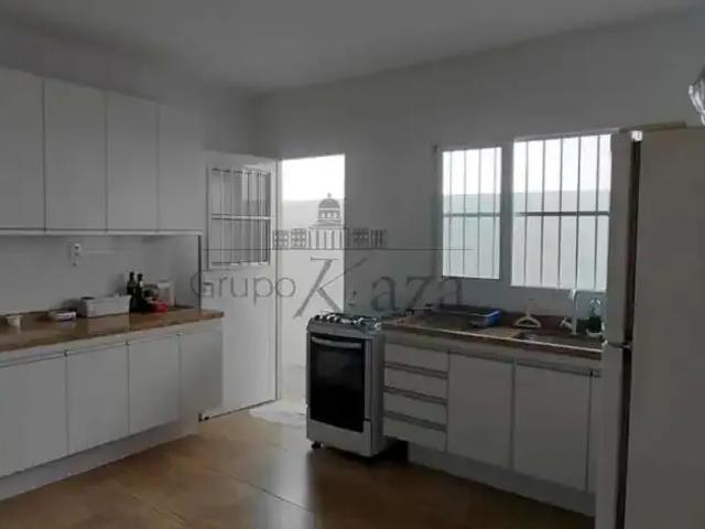 Casa / Sobrado para Locação em São José dos Campos/SP Jardim das Indústrias 3 Quartos
