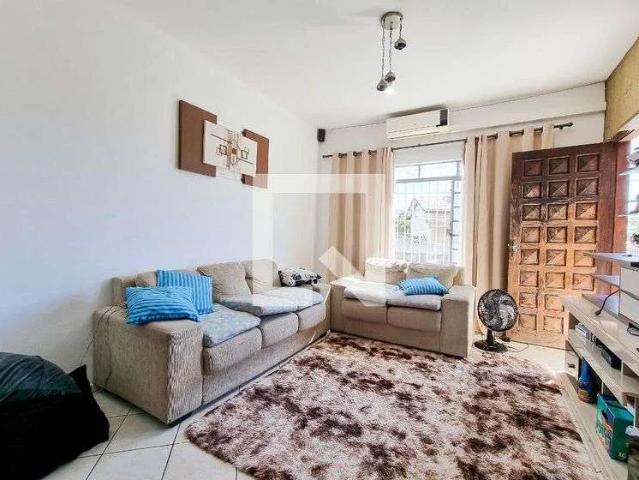 Casa / Sobrado para Locação em São José dos Campos/SP Jardim das Indústrias 3 Quartos