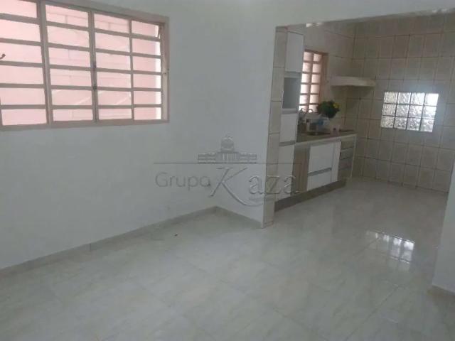 Casa / Sobrado para Locação em São José dos Campos/SP Jardim Del Rey 3 Quartos