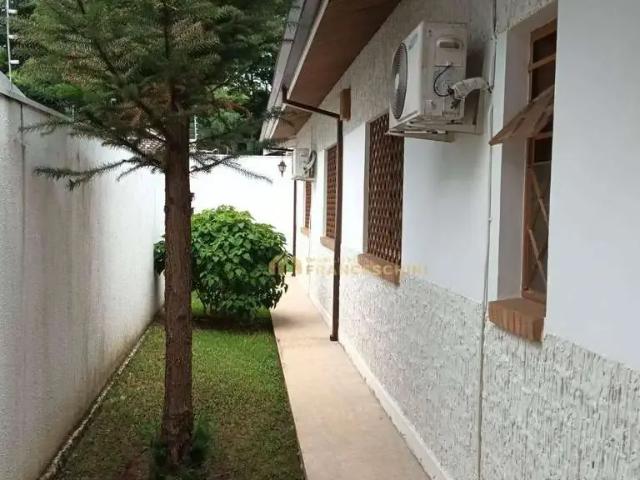 Casa / Sobrado para Locação em São José dos Campos/SP Jardim Esplanada 4 Quartos