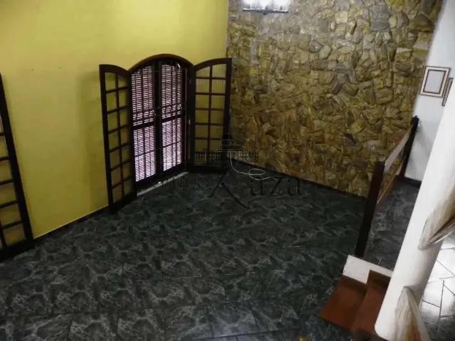 Casa / Sobrado para Locação em São José dos Campos/SP Jardim Esplanada 4 Quartos