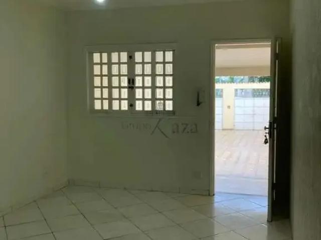 Casa / Sobrado para Locação em São José dos Campos/SP Jardim Ismênia 2 Quartos