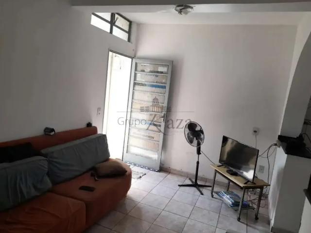 Casa / Sobrado para Locação em São José dos Campos/SP Jardim Ismênia 3 Quartos