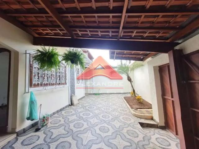 Casa / Sobrado para Locação em São José dos Campos/SP Jardim Ismênia 5 Quartos