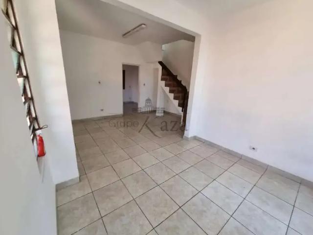 Casa / Sobrado para Locação em São José dos Campos/SP Jardim Oriente 3 Quartos