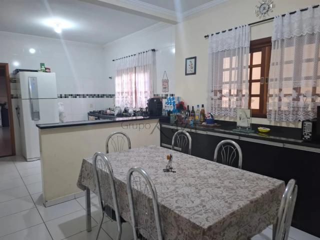 Casa / Sobrado para Locação em São José dos Campos/SP Jardim Oriente 3 Quartos