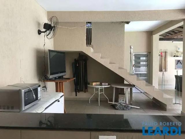 Casa / Sobrado para Locação em São José dos Campos/SP Jardim Paulista 4 Quartos
