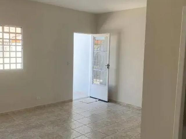 Casa / Sobrado para Locação em São José dos Campos/SP Jardim Portugal 3 Quartos